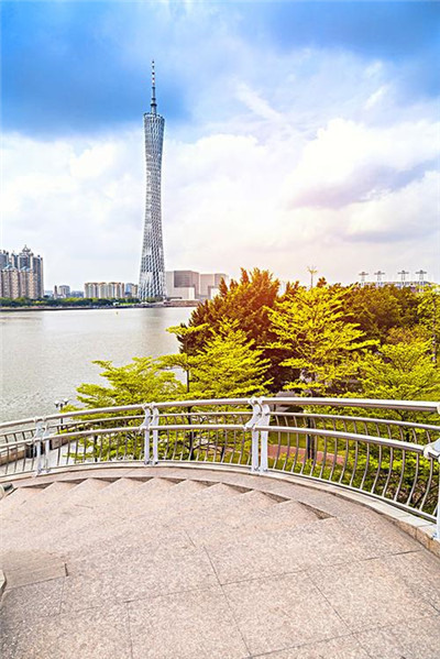 追求卓越，承诺至上