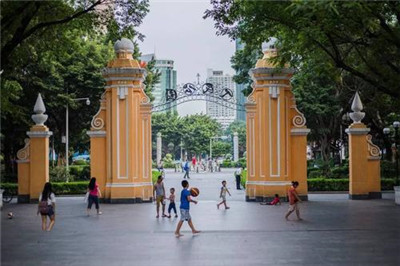 深圳桑拿95场：提供身心放松的绝佳选择